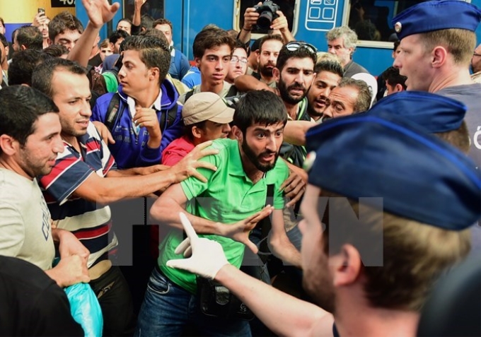 Người di cư tại nhà ga Keleti ở Budapest, Hungary hôm 1/9. (Nguồn: AFP/TTXVN)